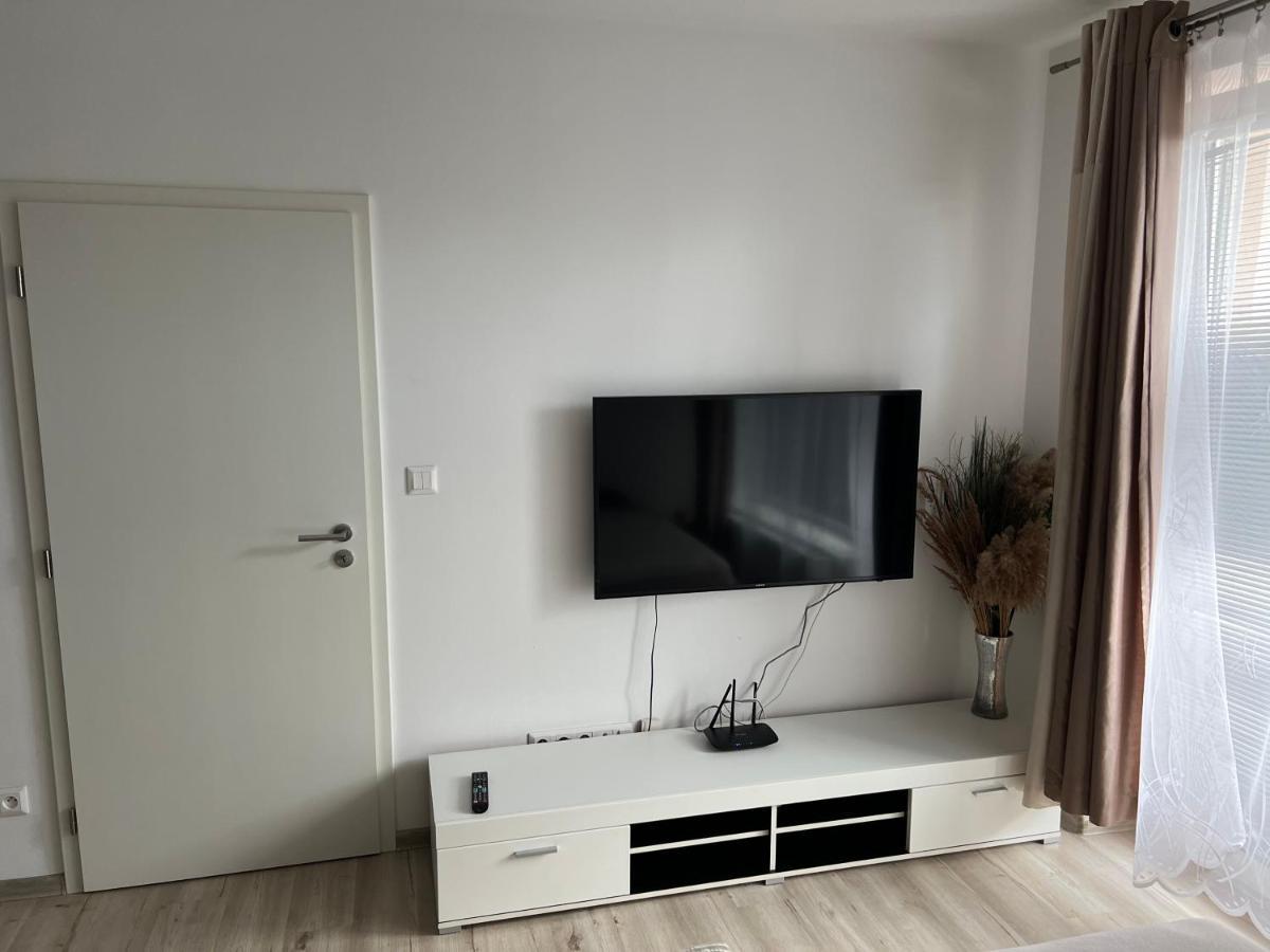 Beautiful 2 Bedroom Apartment Prostejov Exterior photo